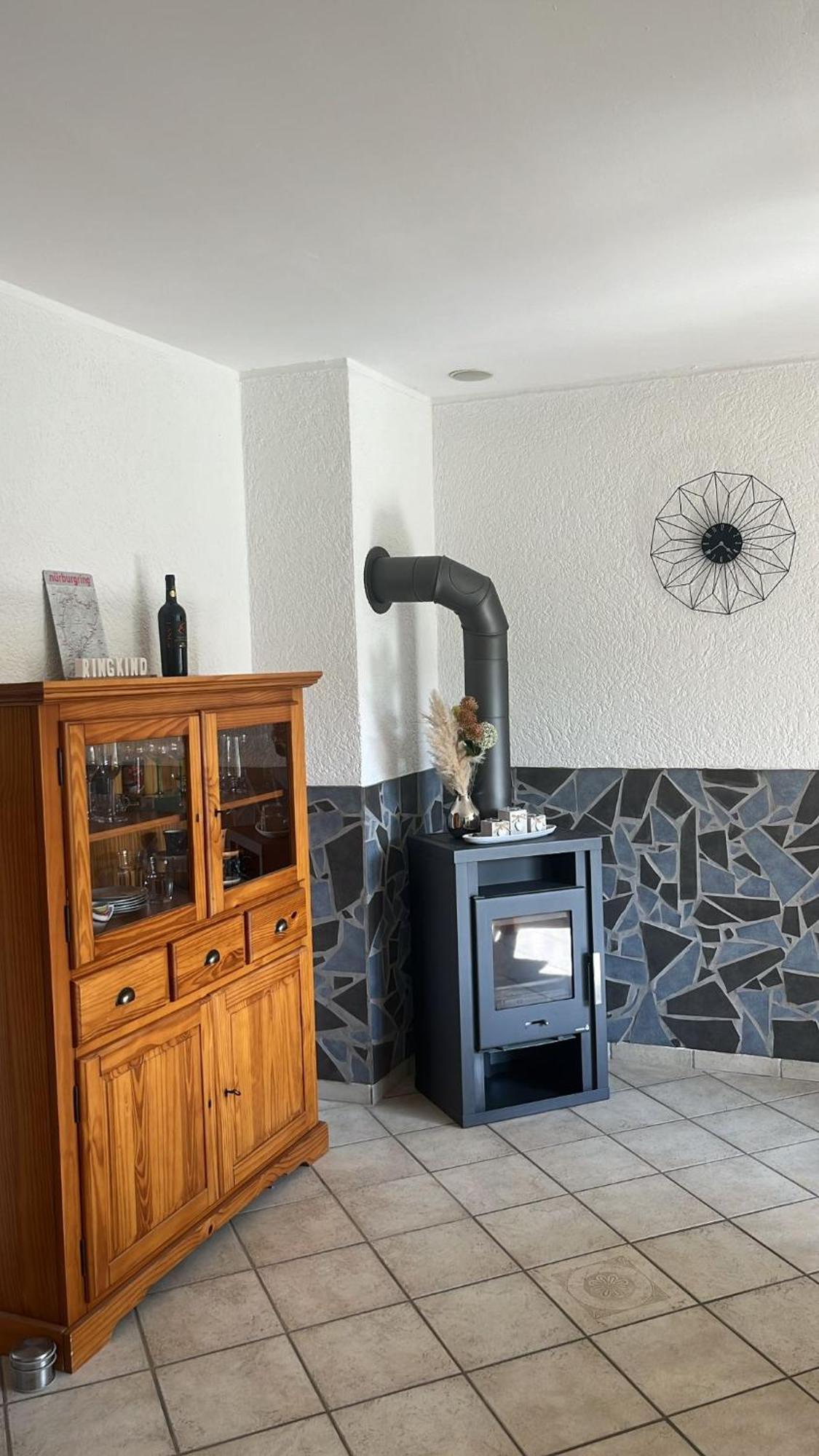 Fewo Hoheeifel, 1 Haus Mit 2 Apartments 5 Schlafzimmer In Kelberg Naehe Nuerburgring 外观 照片